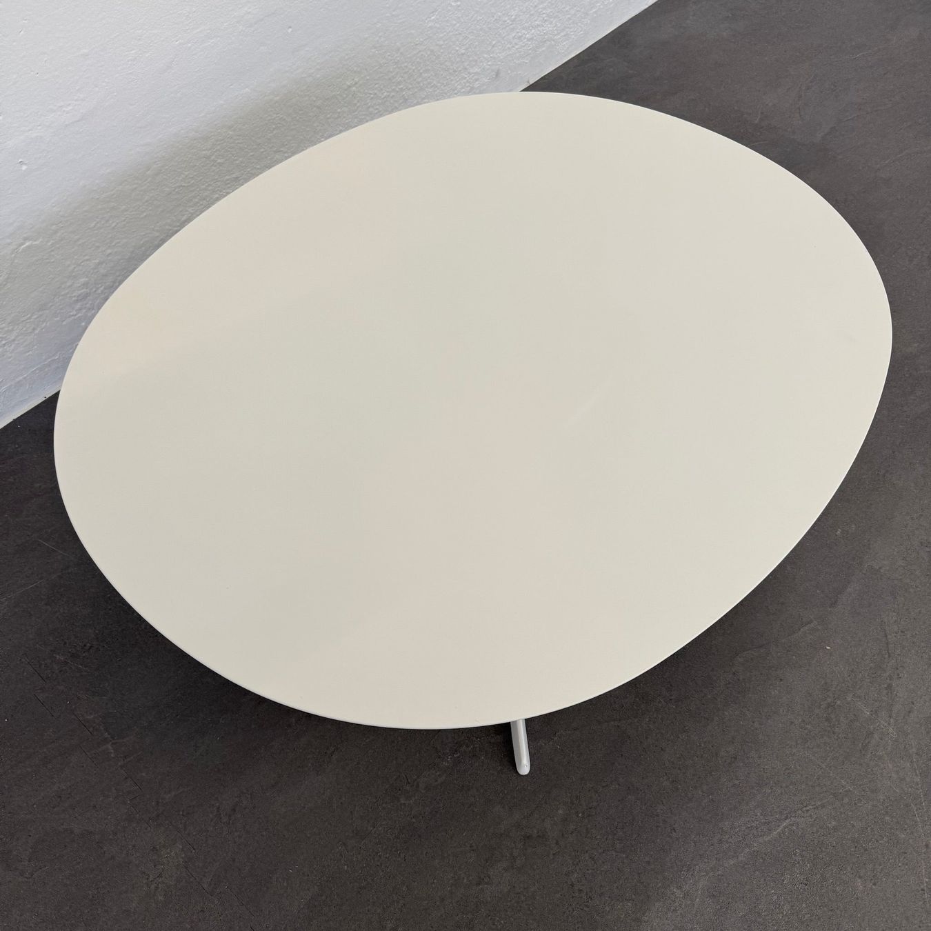 Arper Tavoli: Arper Eolo Loungetable – Usato da Schönenwerd venduto da mcofficeshop 1