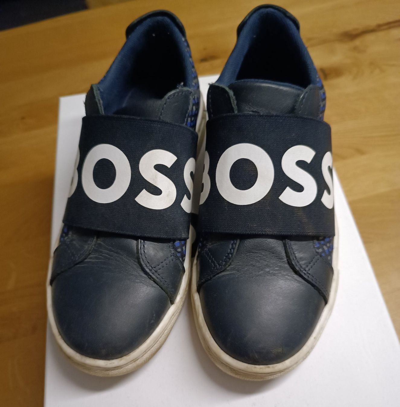 Hugo Boss Scarpe per ragazzi: BOSS Sneaker Gr. 33 – Usato da Wangs venduto da Pammy333