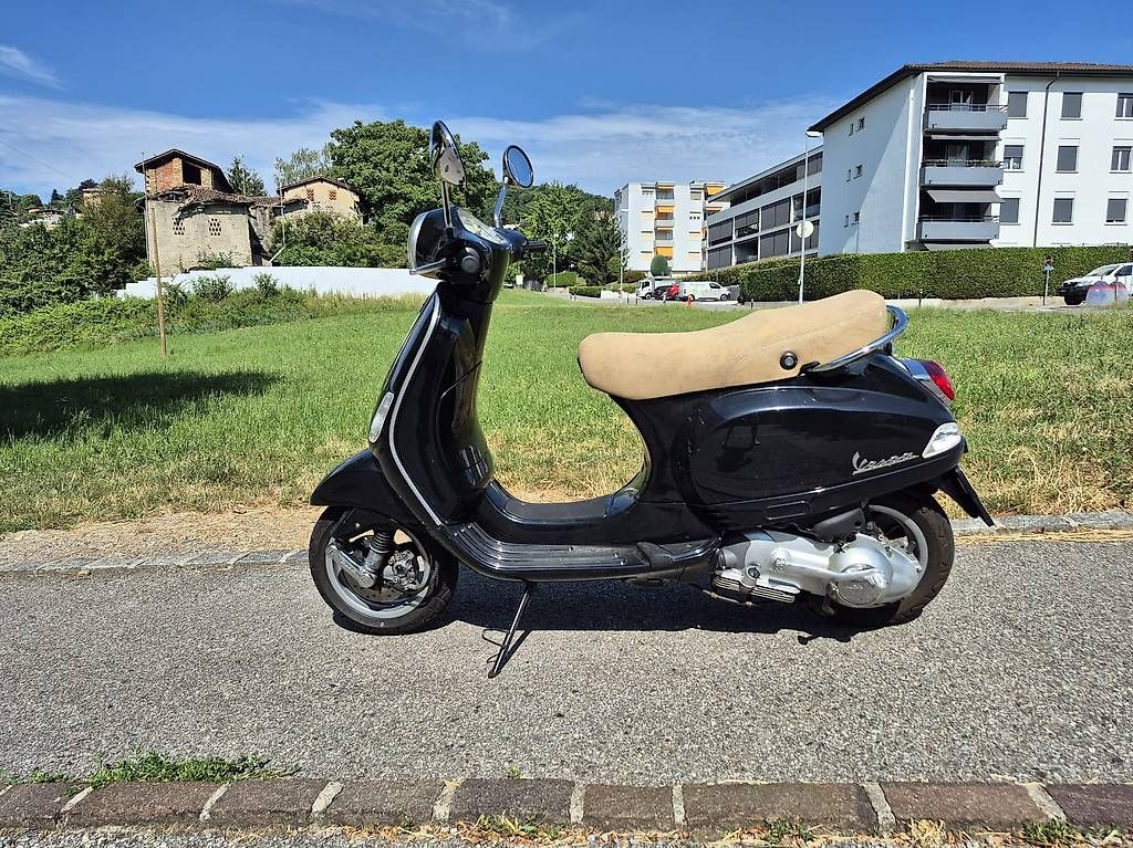 Scooter: Vespa LX 125 Nera – Usato da Sorengo venduto da rxpx68 1