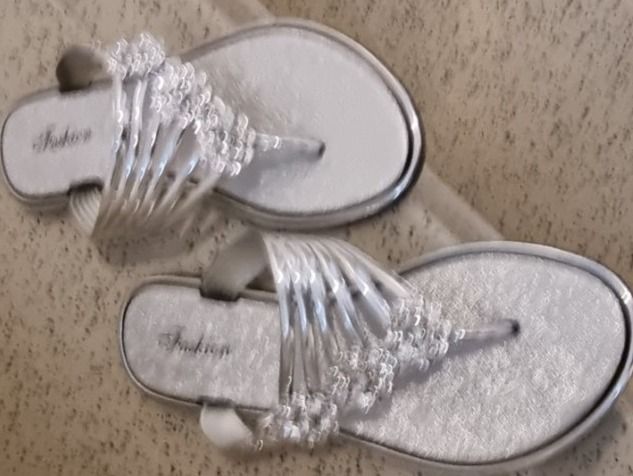 Scarpe da donna: Schuhe, Flip - Flops  Silver Gr. 40 neu – Nuovo e nell'imballaggio originale da geroldswil venduto da Gumball1