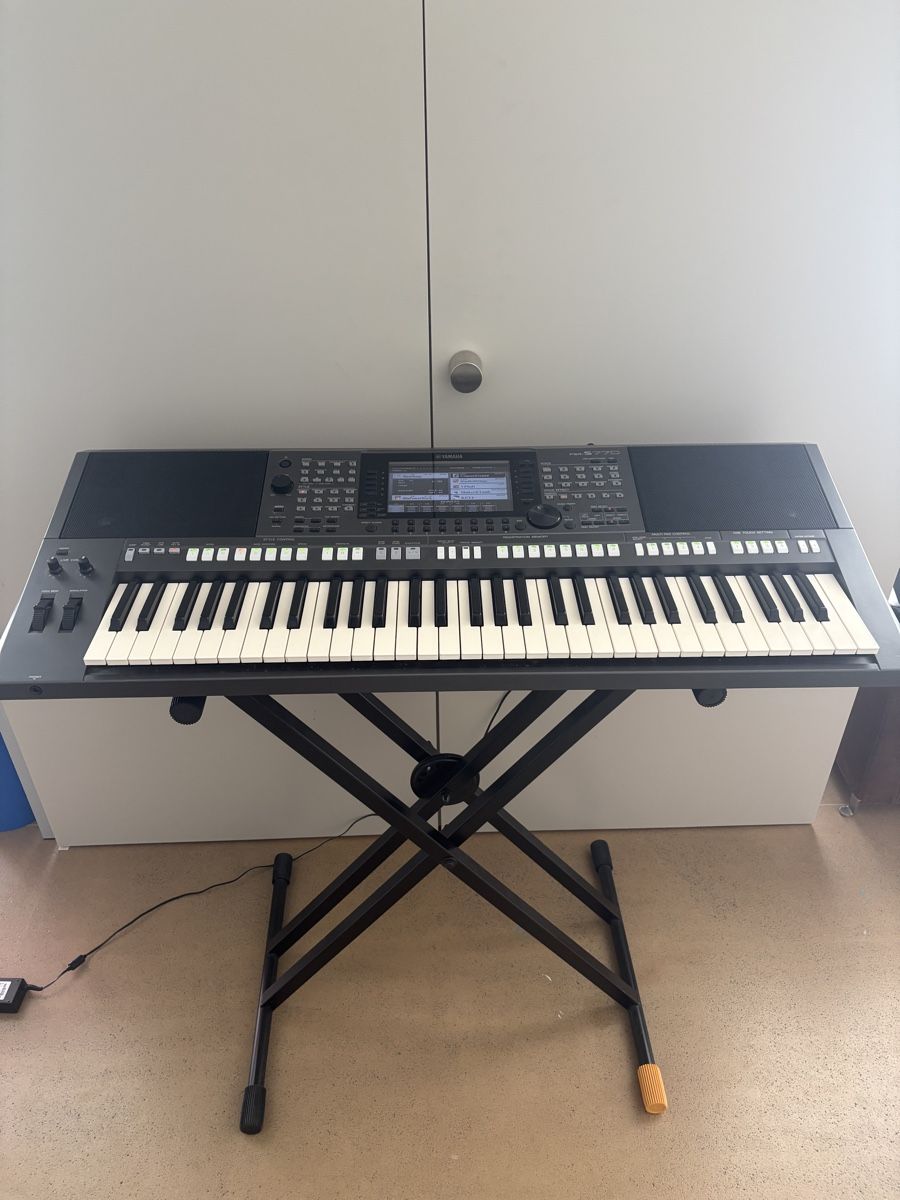 Yamaha Strumenti musicali: Yamaha PSR-S770 – Usato da Zollikon venduto da lau_8ch2