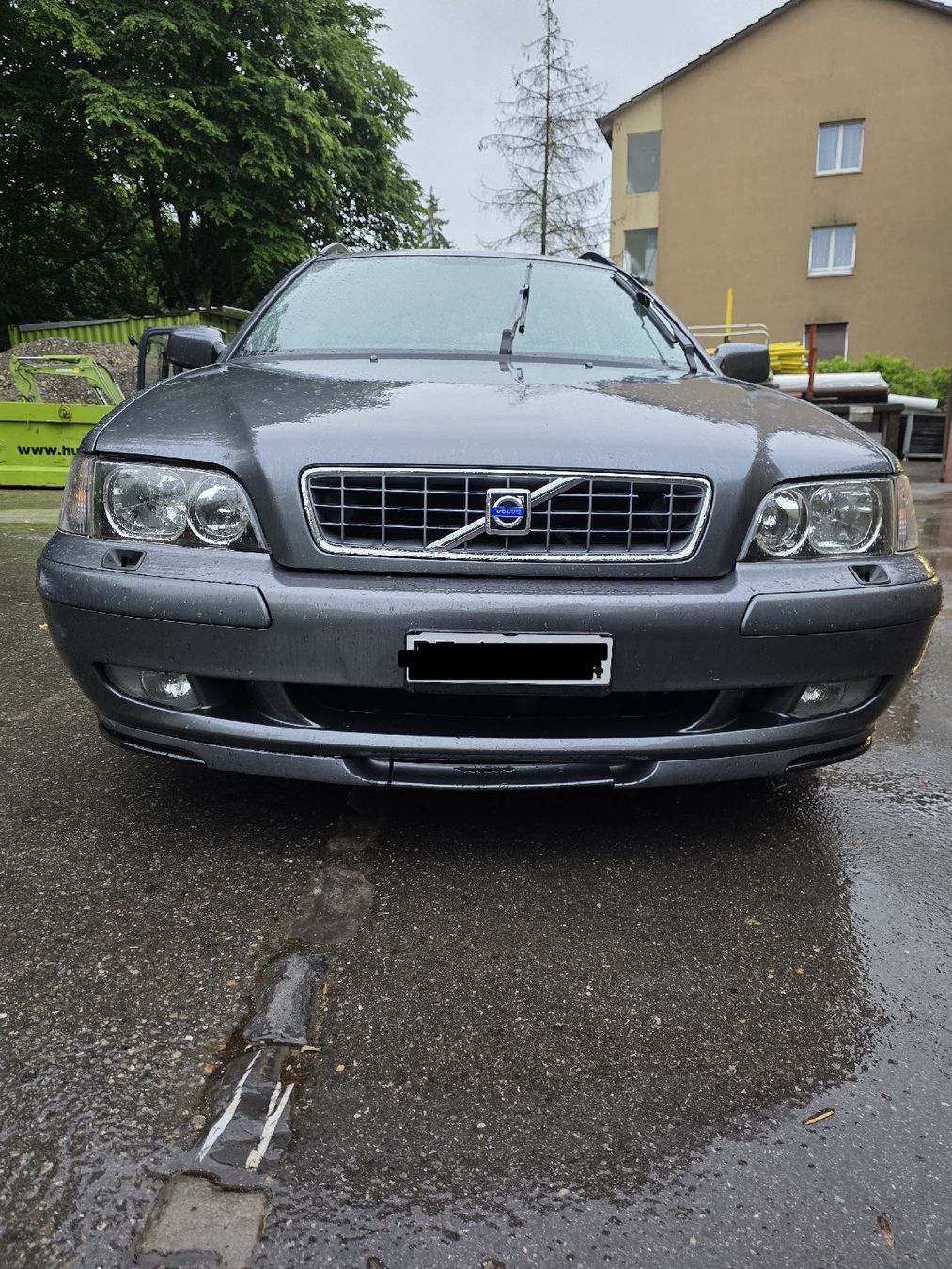 Volvo Automobili: Volvo V40 Kombi dunkelgrau – Difettoso da Frauenkappelen venduto da Fabian.romang 2