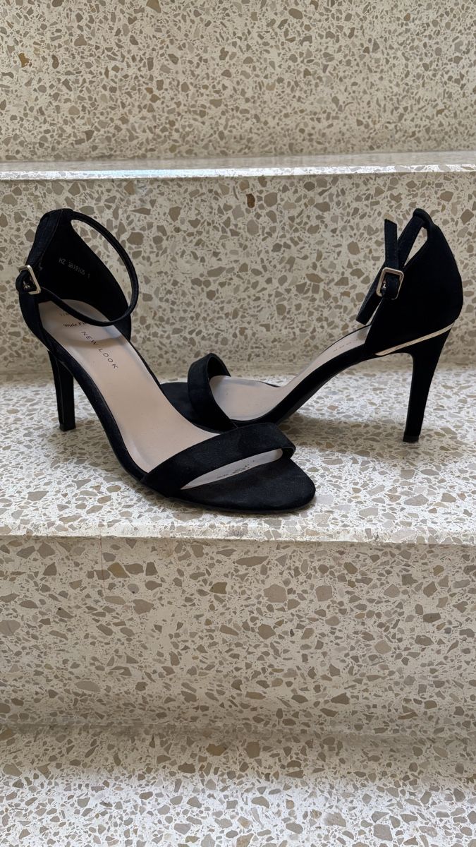 Scarpe da donna: Sandales noires  – Nuovo (secondo la descrizione) da Bernex venduto da Natacha22