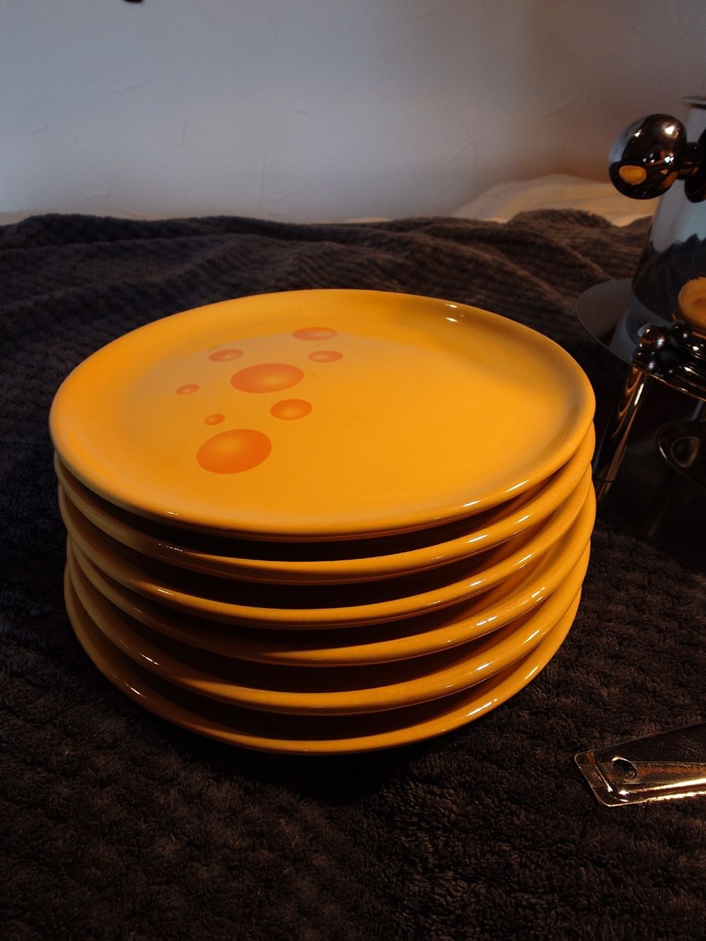 Set di piatti: Käsefondue-Set: Topf, 6 Teller, 6 Gabeln  – Nuovo (secondo la descrizione) da Einsiedeln venduto da Stradivarius0815 3