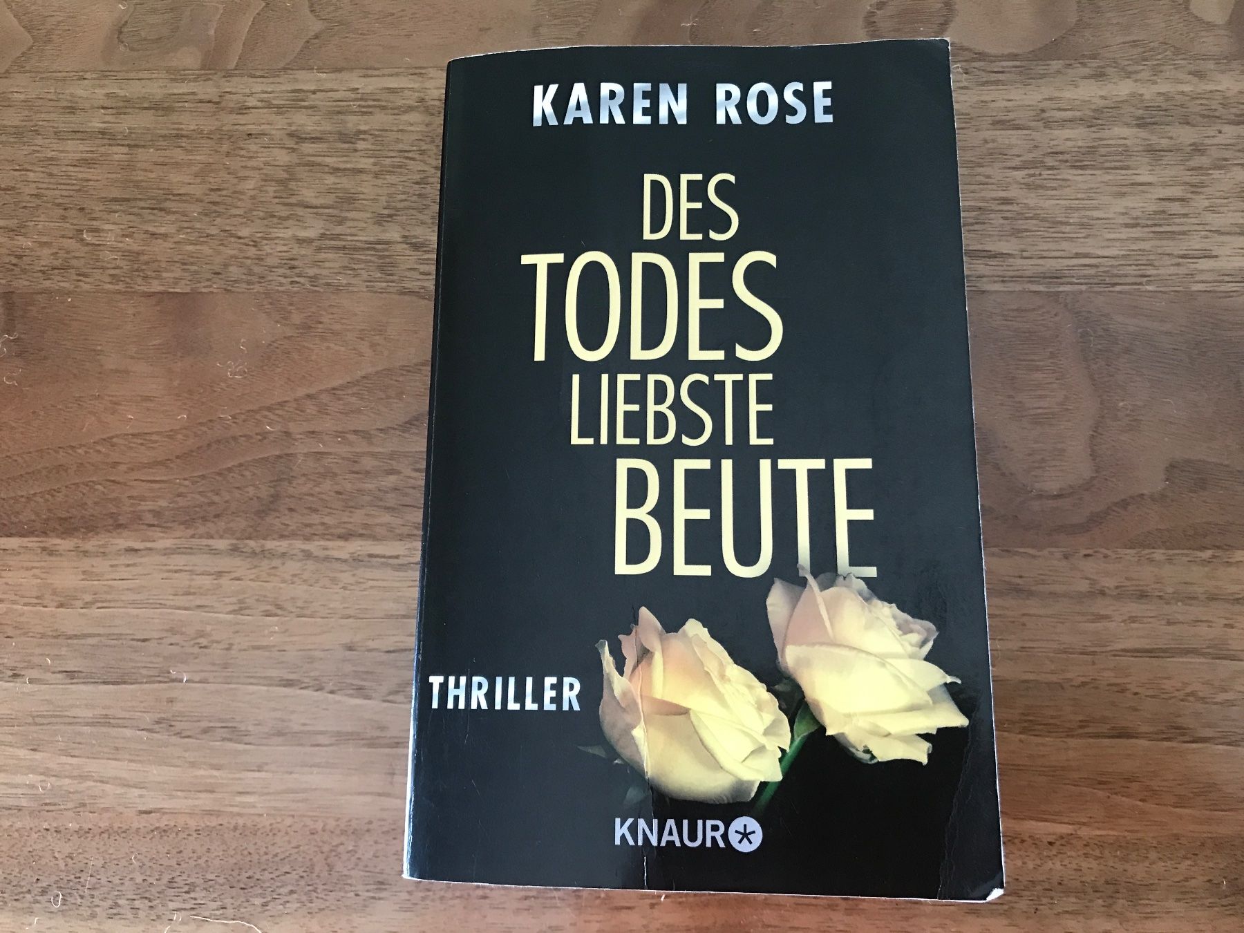 Libri: Karen Rose - Des Todes Liebste Beute – Usato da Zuzwil BE venduto da feluna3