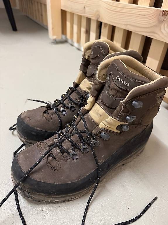 Scarpe da uomo: Wanderschuh AKU Superalp Gr. 42.5 – Usato da Zürich venduto da jdi_d5bv 1