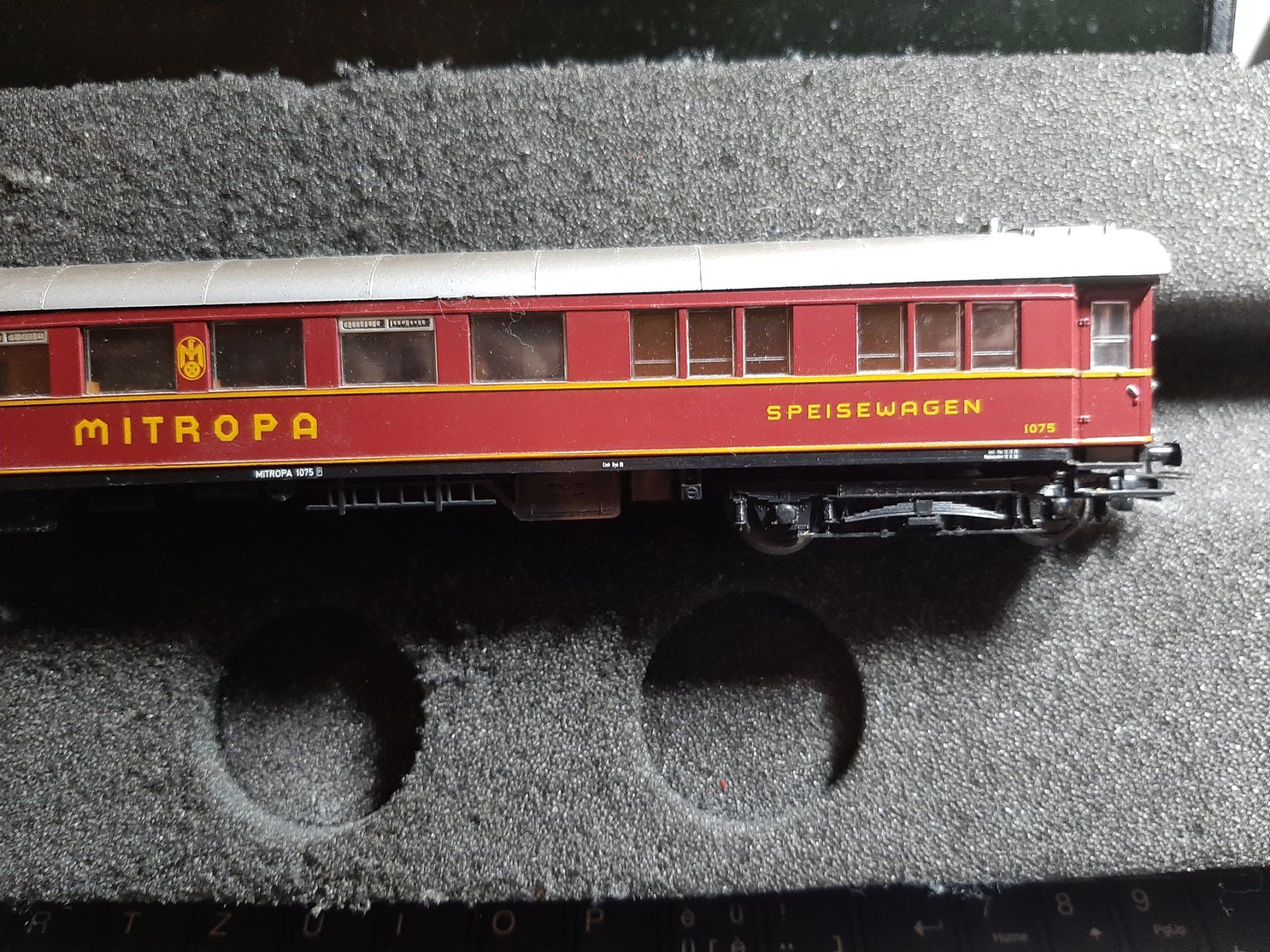 Liliput Modellini di ferrovie: LILIPUT DMITROPA SPEISEWAGEN 1075 REF.16 – Usato da Avully venduto da RIVALIS