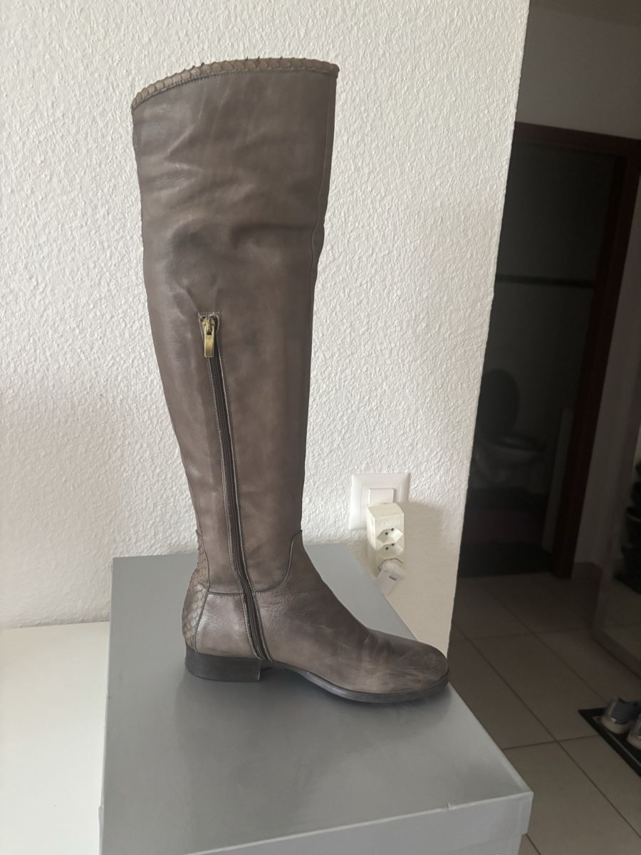 Chaussures femmes: Cuissardes en cuir  – D'occasion à Yverdon-les-Bains par annefu 4