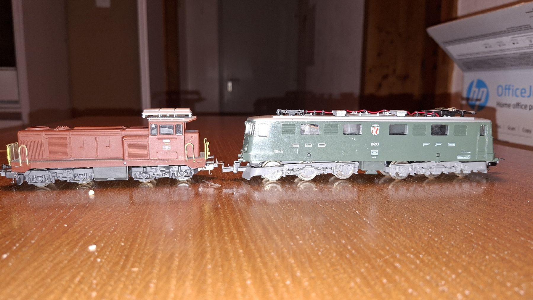 Lima Trains électriques: H0 DC Bm 4/4  läuft. SBB Ae 6/6 Defekt. – Défectueux à Pfäffikon ZH par gub_2j76 8