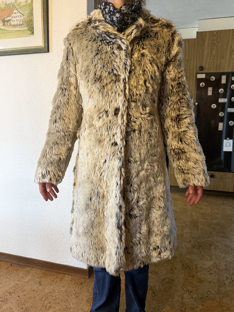 Cinque Cappotti: CINQUE Kunstfell Wintermantel! – Usato da Bergdietikon venduto da mel_2vyy 3