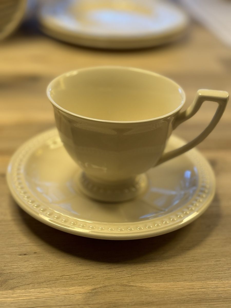 Geschirrsets: Elegantes Speisegeschirr Set, creme – Neu (gemäss Beschreibung) aus Däniken SO von SC.pay 6