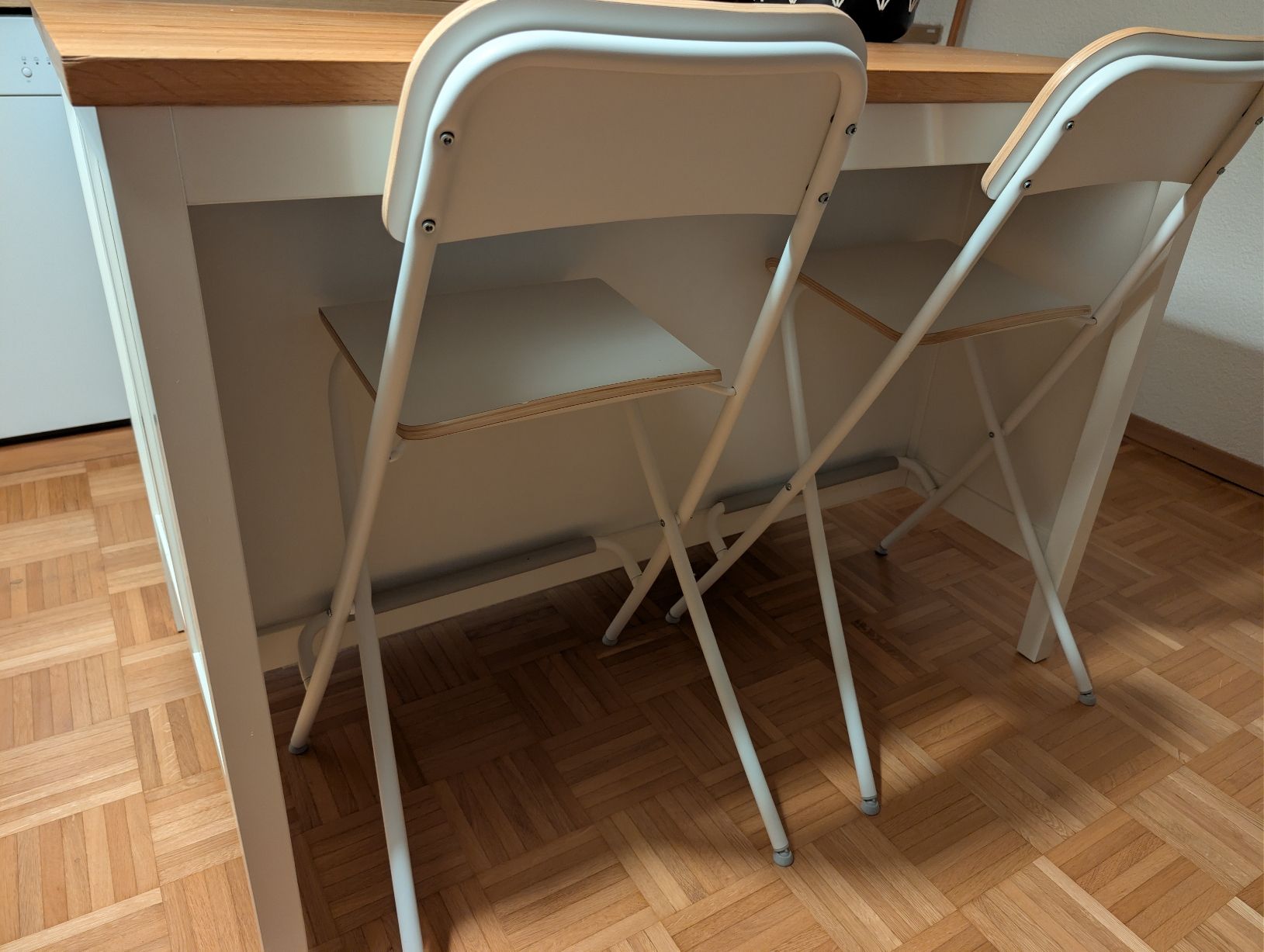 Tische: Kitchen island plus 2 bar chairs – Gebraucht aus Zürich von bea_67t5 1