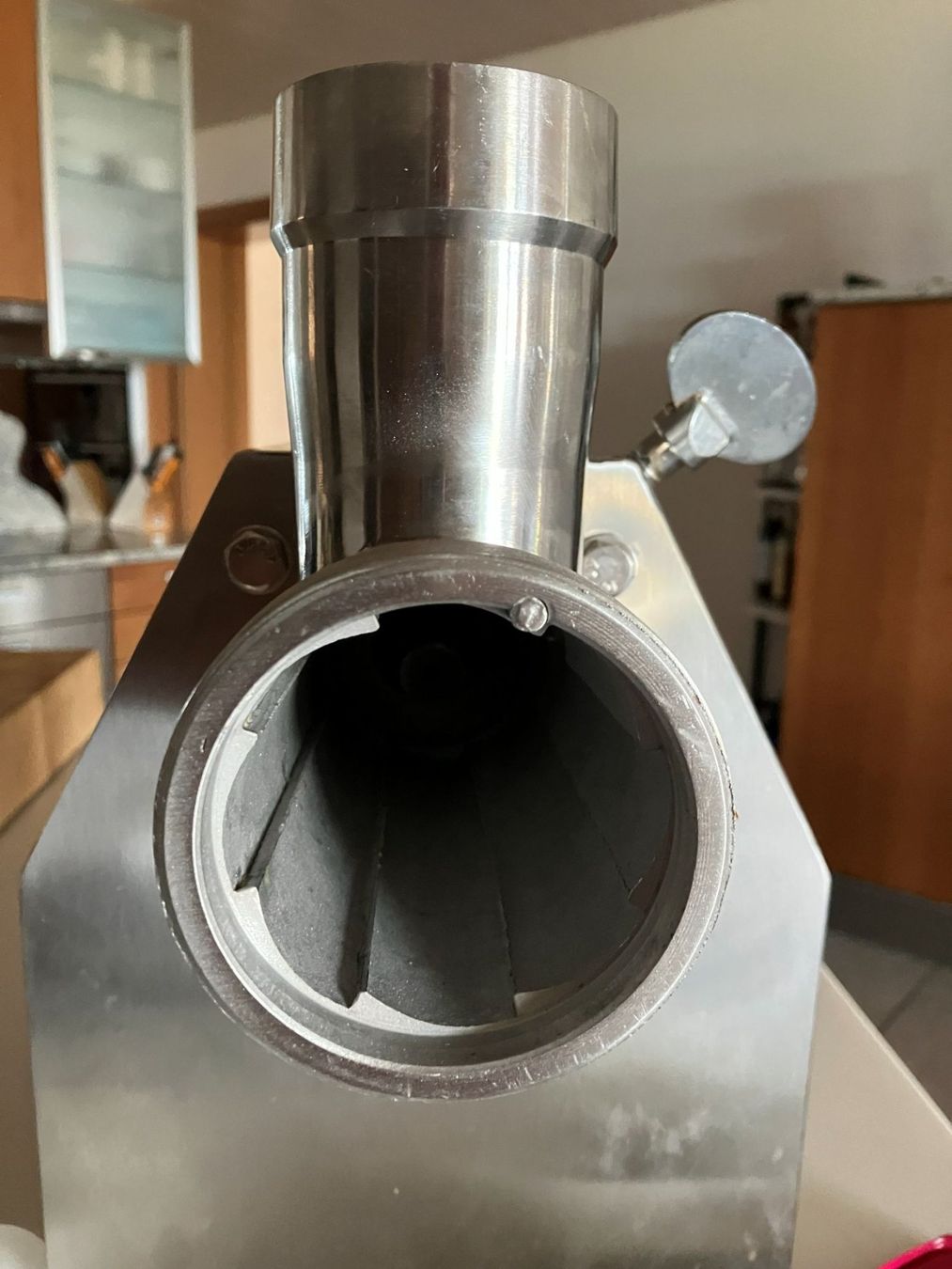 Elettrodomestici da cucina: Professioneller Fleischwolf RFW 150 – Usato da Seedorf BE venduto da Absolom 6