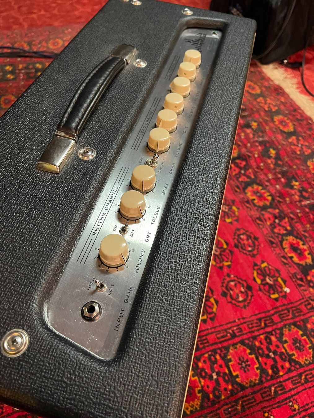 Strumenti musicali: Tone king Metropolitan – Usato da Niedergesteln venduto da die_7dpv 2