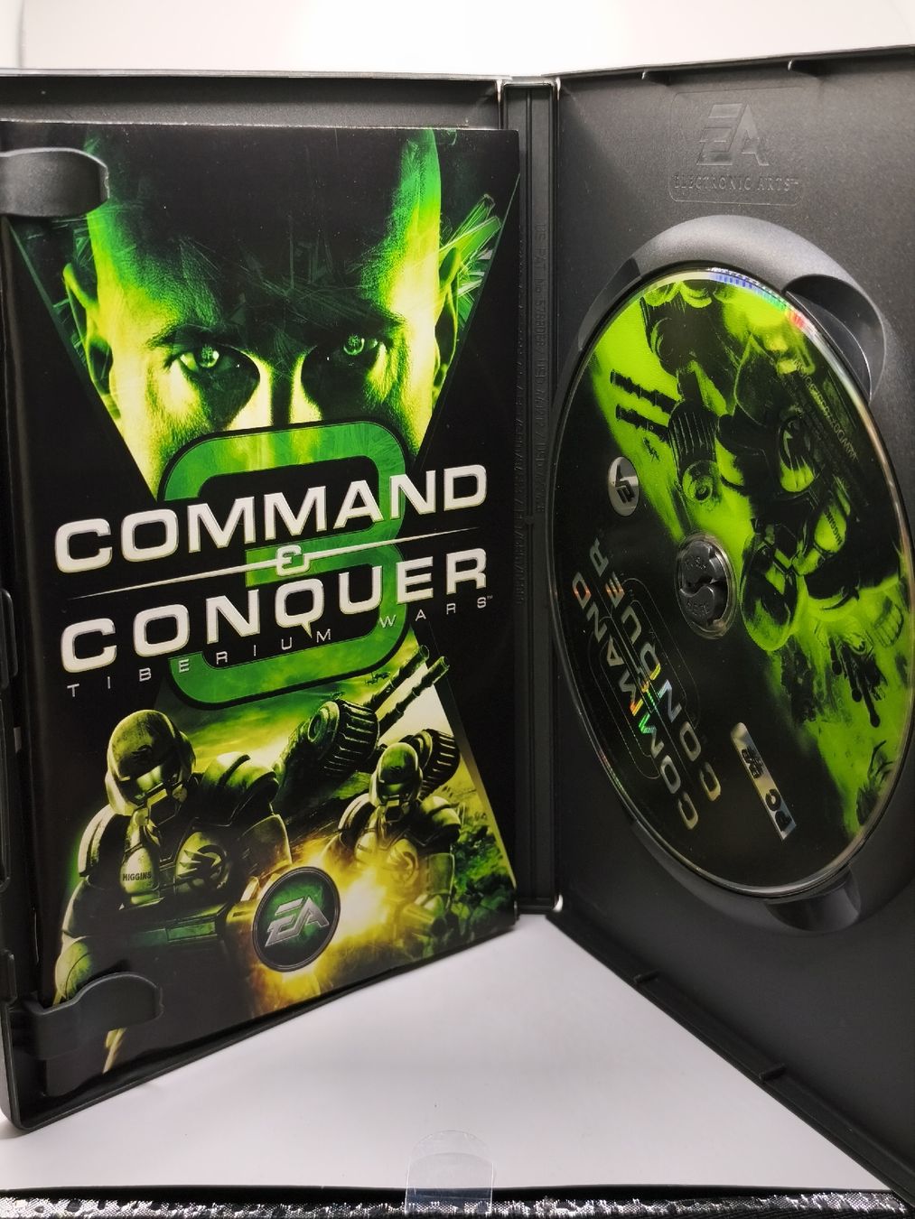 Giochi: Command & Conquer 3: Tiberium Wars - Jeu PC - – Usato da Conthey venduto da Th3gr4yf0x