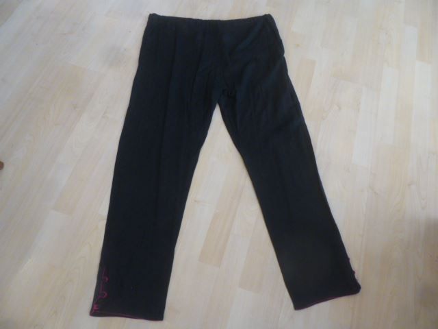 H&M Hosen: Hose schwarz Gr. 42, Viskose – Gebraucht aus Hinwil von Glasperlen