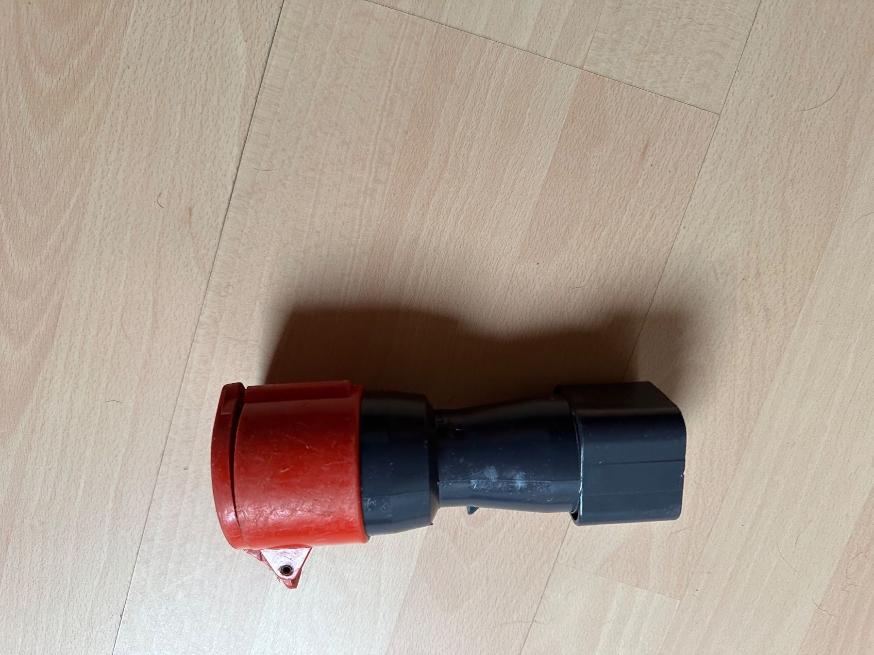 Unità & Adattatore: Adapter Stecker Übergang   J15/5 Pol  auf CEE 16 – Usato da Huttwil venduto da Bolpa 1