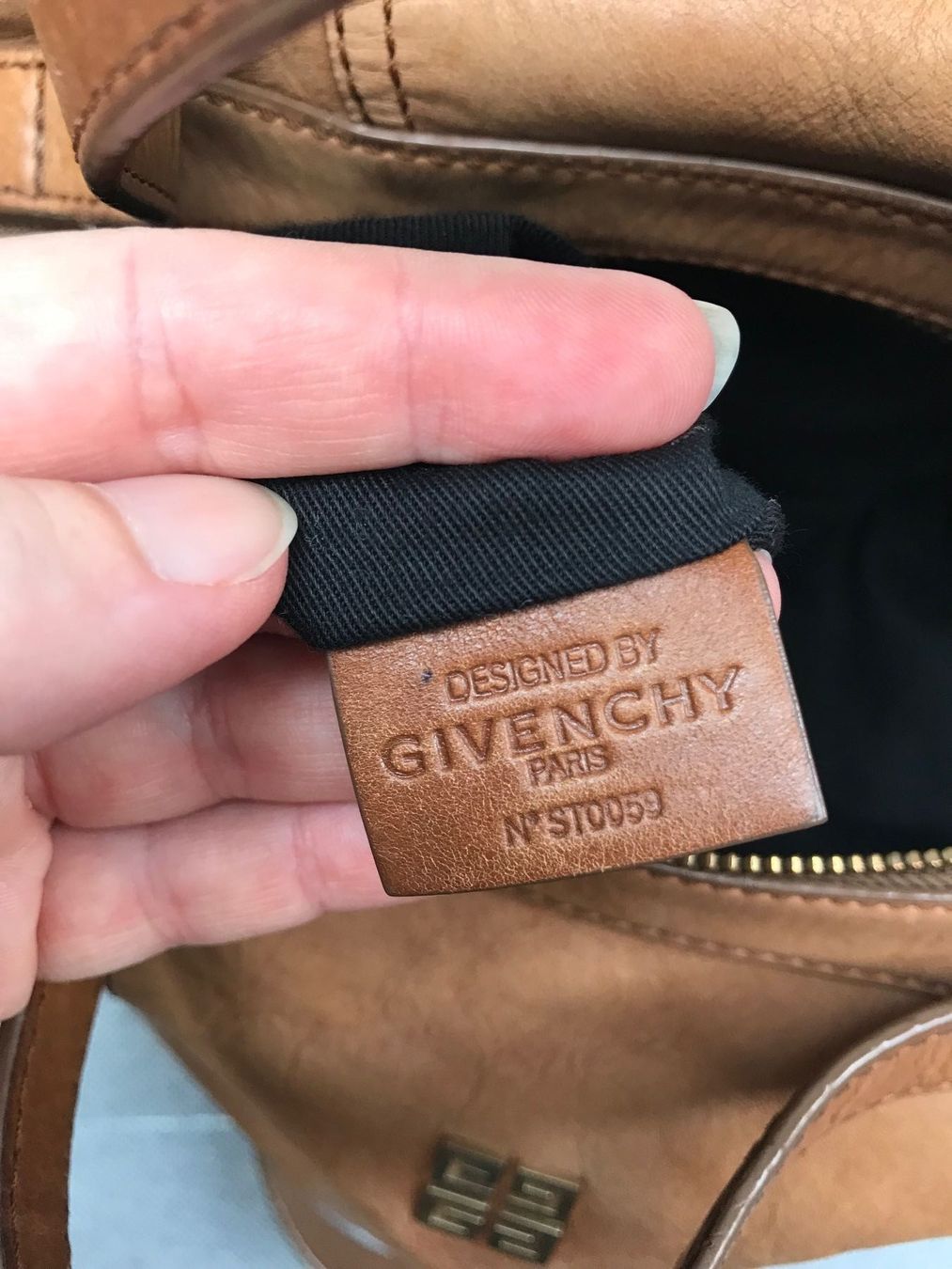 Givenchy Borse da donna: Sac Givenchy cognac – Usato da Basel venduto da Maria-Alexa 8