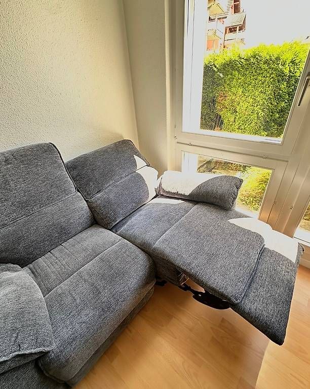 Divani: Modernes graues Sofa mit Relaxfunktion  sehr bequem – Usato da Altishofen venduto da ell_h9vg 3