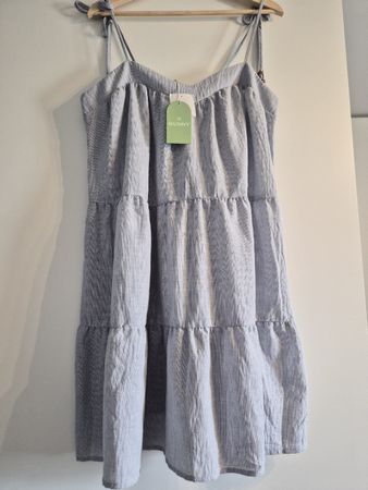 Munny Sommerkleid hellblau, gestuft, Träger zum Binden Gr.42