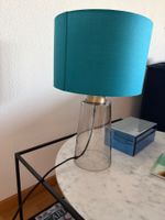 Trendige Tischlampe mit petrolfarbenem Lampenschirm!