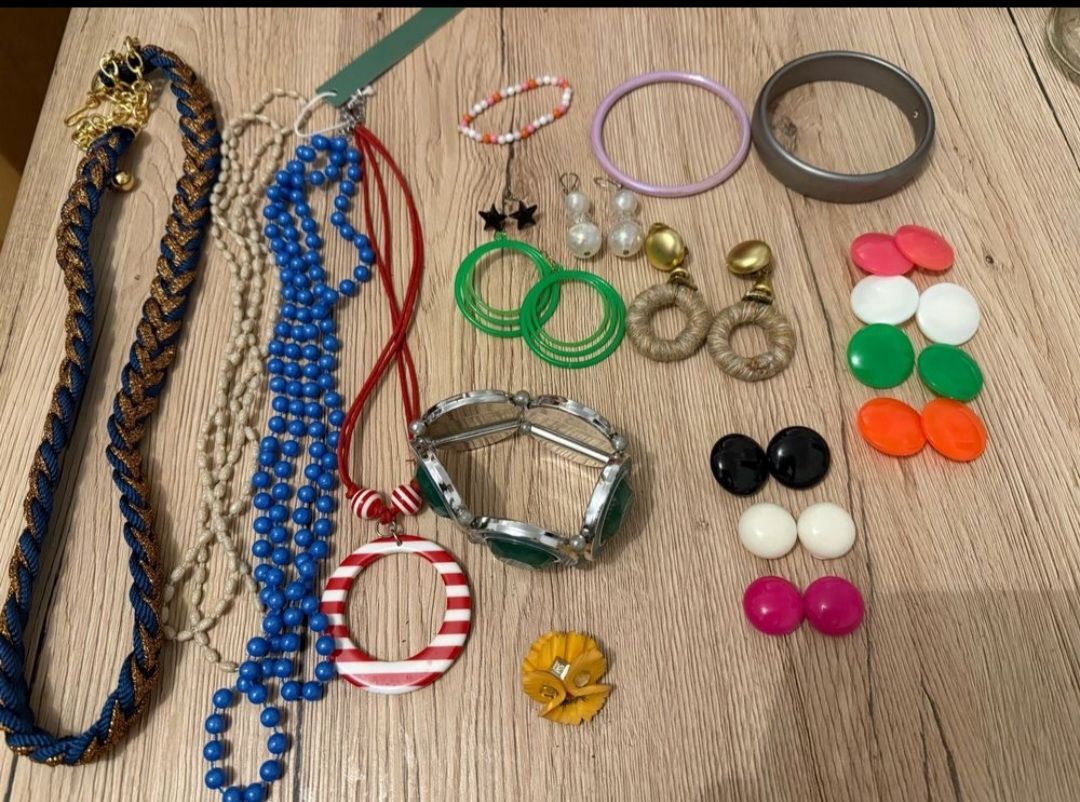 Altri gioielli: Schmuck Konvolut Damen Accessoires  – Usato da Herisau venduto da MalinaBrocki