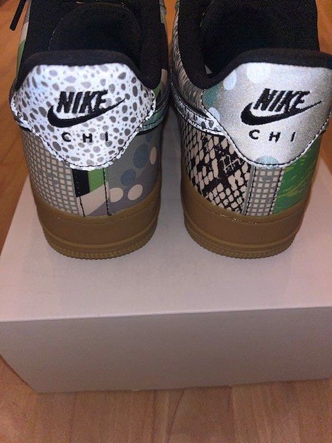Scarpe da uomo: Nike Air Force 1 '07 QS CHI – Nuovo (secondo la descrizione) da Flawil venduto da bridge28 2