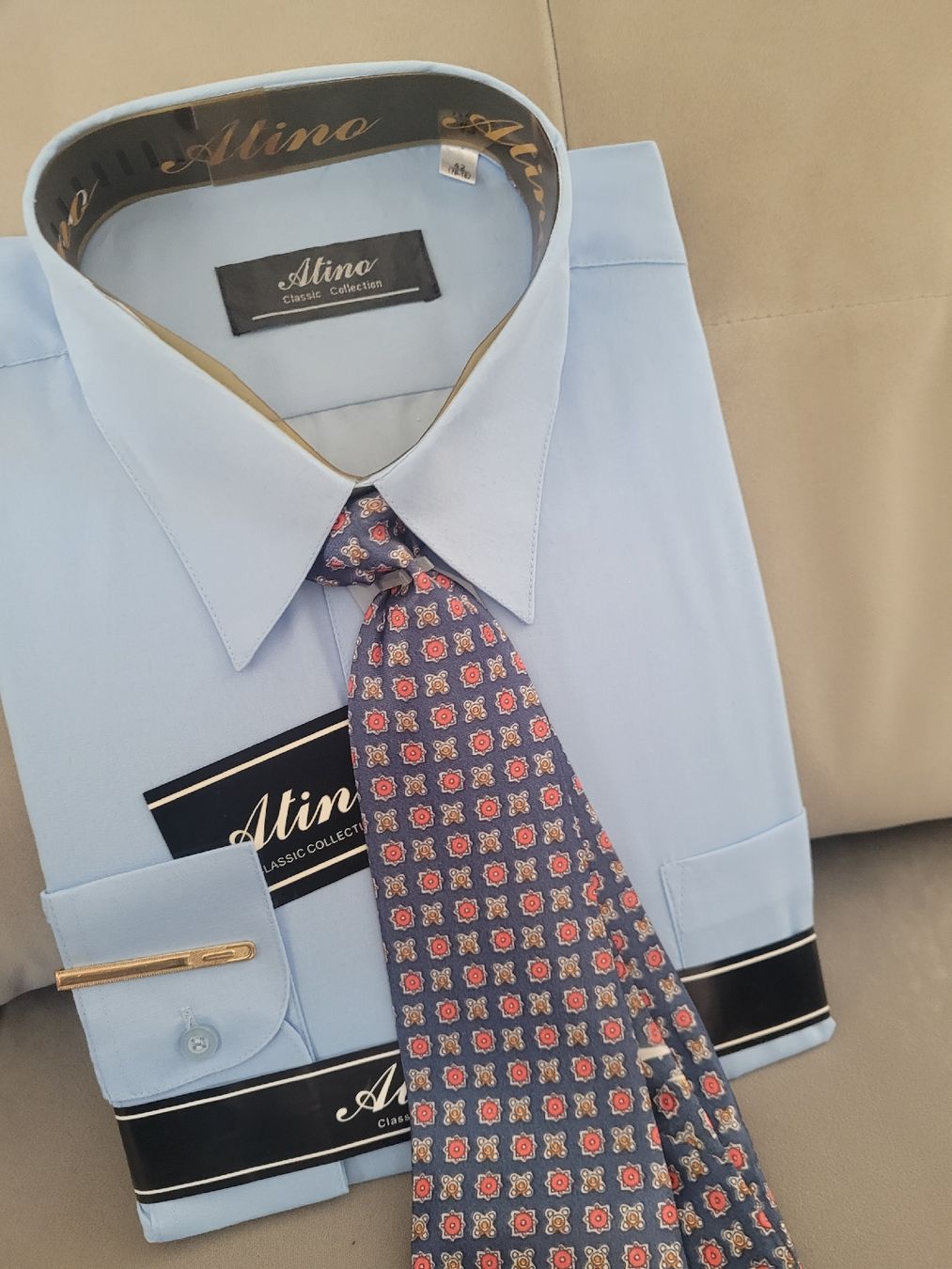 Camicie: Neu Herrenhemd Krawatte Einstecktuch Grösse 42 blau – Nuovo e nell'imballaggio originale da Bassersdorf venduto da kid_fm98