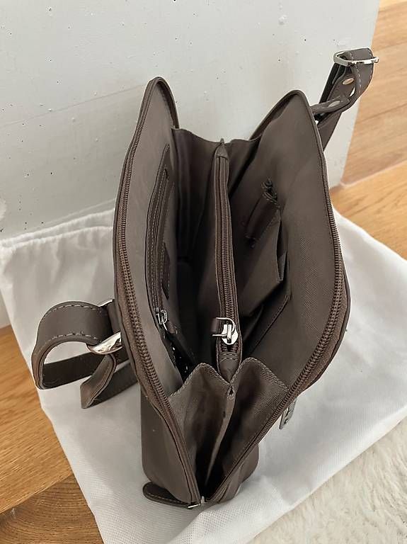 Taschen für Damen: Tolle Handtasche aus Leder – Neu (gemäss Beschreibung) aus Aadorf von Ivory83 1