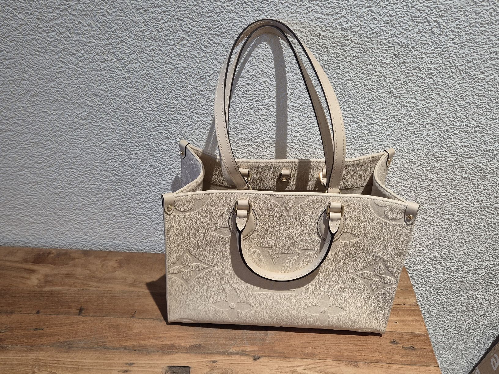 Louis Vuitton Borse da donna: Louis Vuitton Handtasche OnTheGo MM – Nuovo (secondo la descrizione) da Niederhelfenschwil venduto da usa001 1