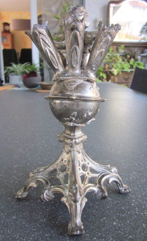 Skulpturen & Statuen: Skulptur, Ständer, Putti auf Kugel messingfarben – Gebraucht aus Bischofszell von raika 2
