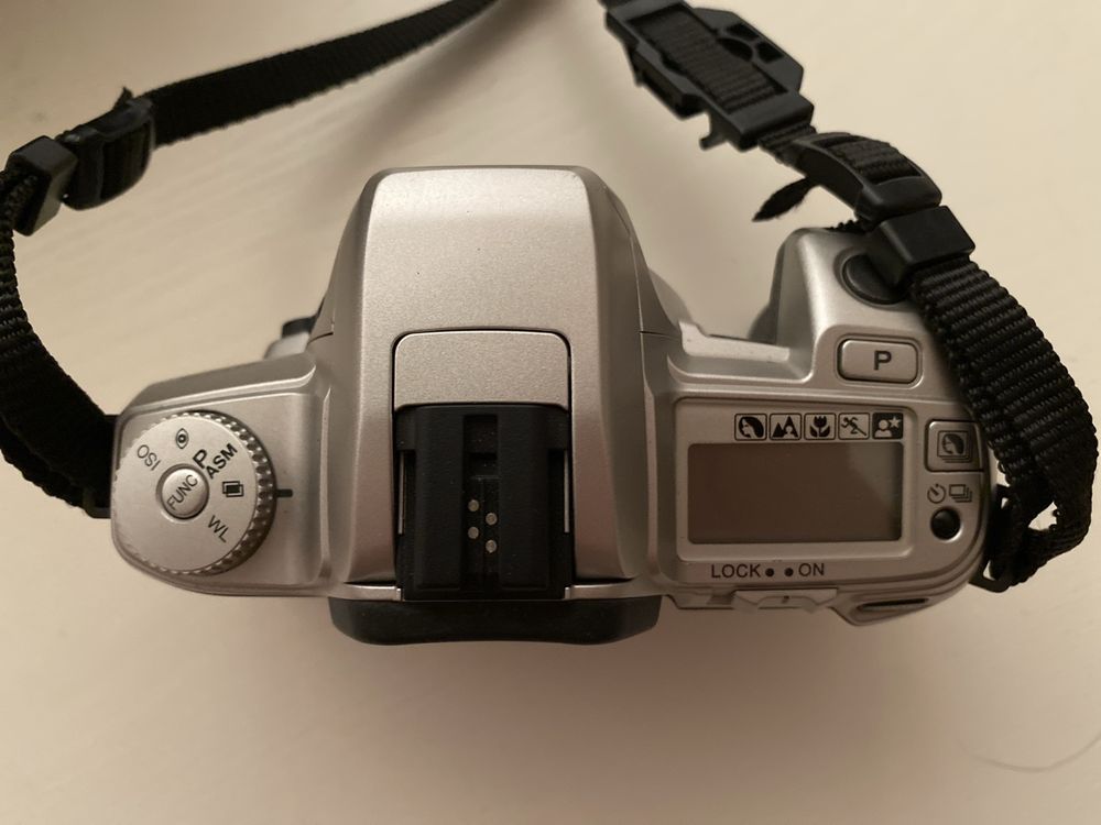 Minolta Fotocamera: Minolta Dynax 404si Spiegelreflexkamera mit 2 Objektiven – Usato da Langenthal venduto da guitarsnrecords 4