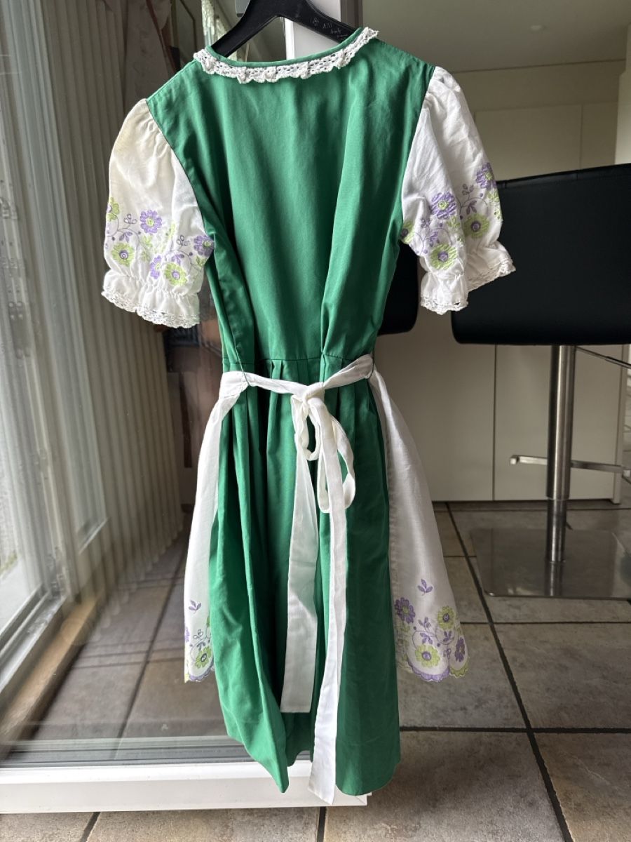 Vestiti & Gonne: Dirndl für Mädchen Grösse 140 – Usato da Dettighofen (Lengwil) venduto da Dolol 1
