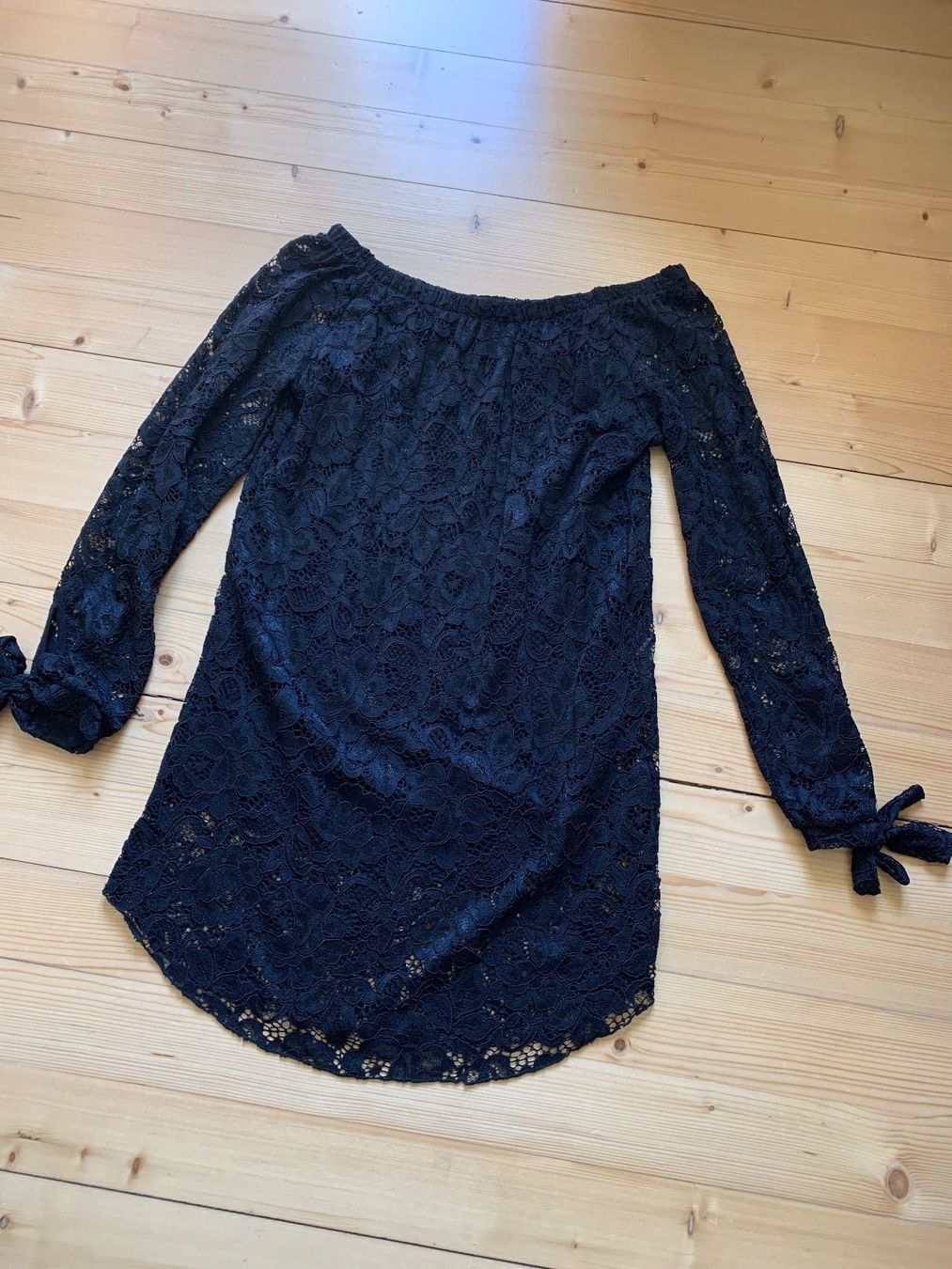 Kleider: Spitzen Kleid Gr. 40 – Gebraucht aus Heiden von andraaa