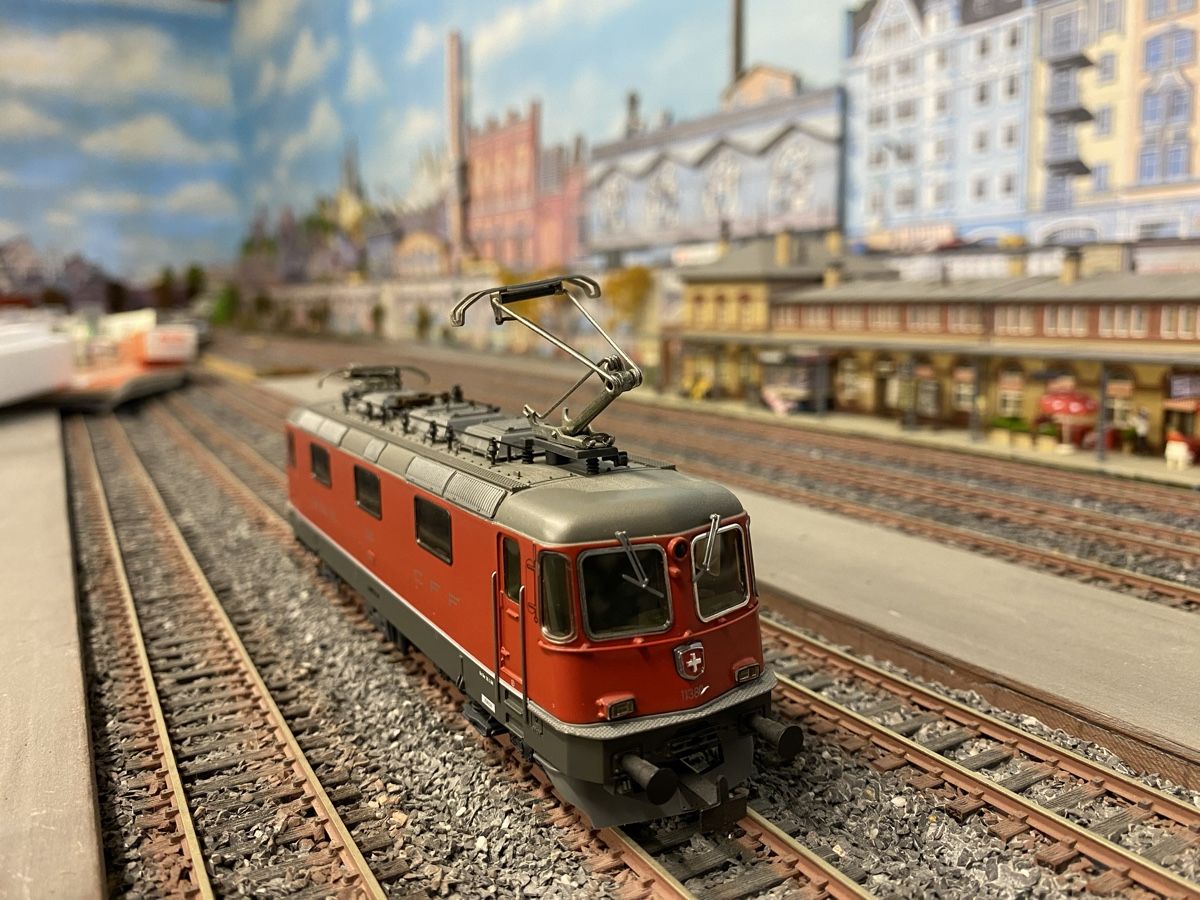 Hag Modellini di ferrovie: HAG 166 Re 4/4II SBB Rot H0 – Usato da Glattpark (Opfikon) venduto da anywaya23 5