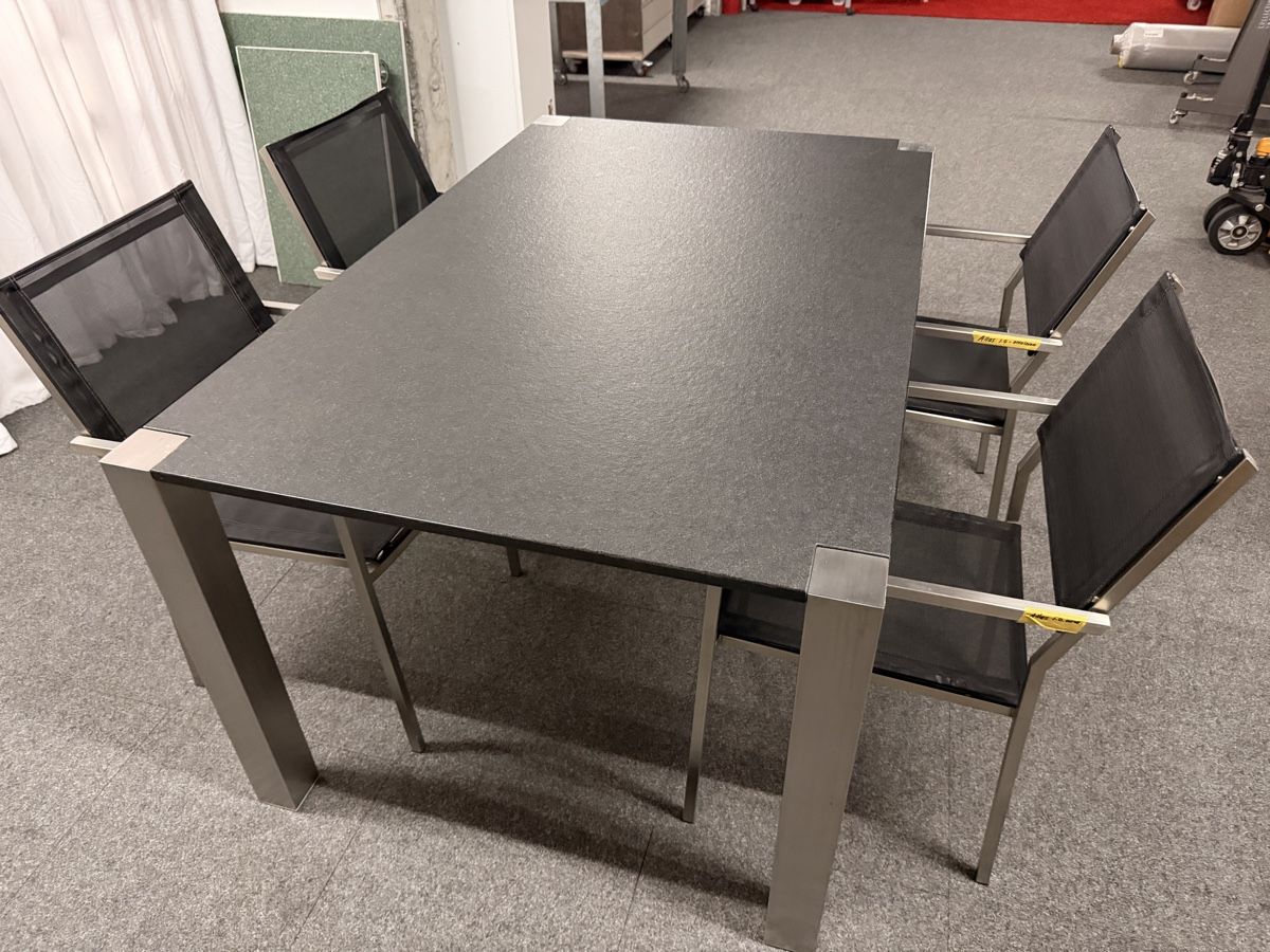 Gloster Set de table et chaises: Granit Tisch mit Stühle Gloster  – D'occasion à Luzern par Emelie77 2