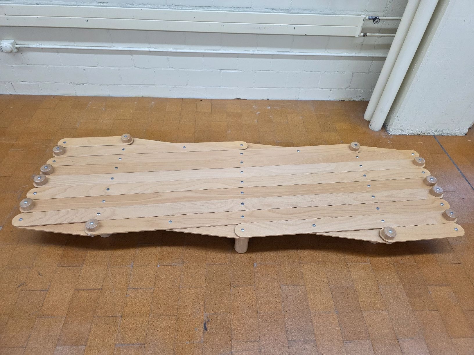 Thut Letti: Designer Bett Thut Scherenbett Modell 990 – Usato da Lichtensteig venduto da UsedINStore 6