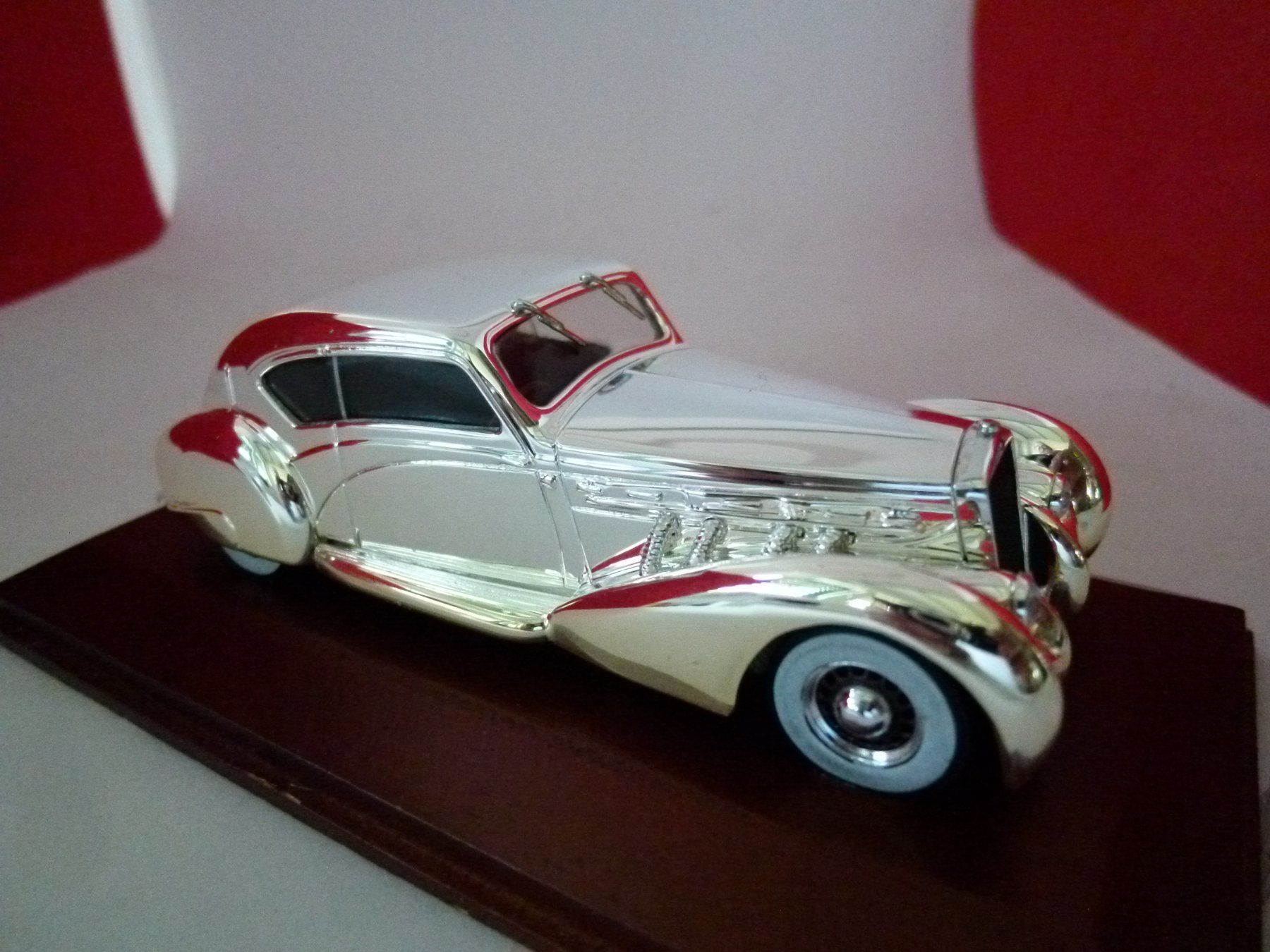 Modellautos: Delage D8 - in Chrom - speziell -Box defekt – Gebraucht aus Reiden von Aston2 1