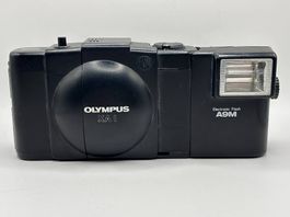 Olympus XA1 mit A9M Blitz  kompakte analoge Kultkamera
