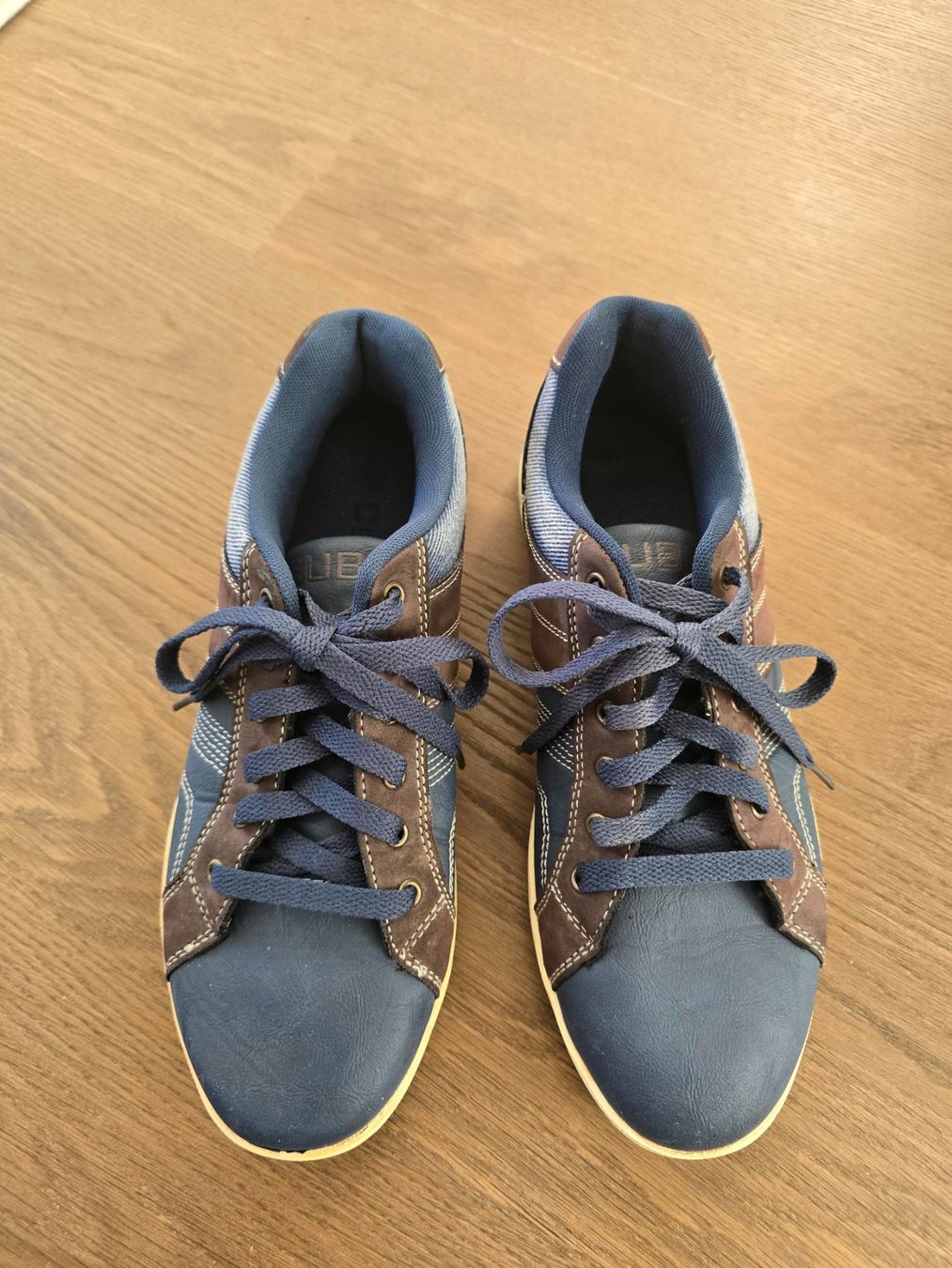 Cube Scarpe da uomo: CUBE Sneaker blau-braun mit hellen Kontrastnähten – Usato da Luzern venduto da Moonviper 2