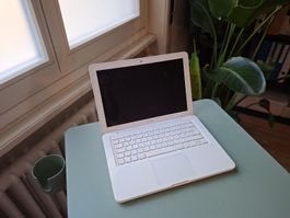 Apple MacBook A1181 weiss | Ungeprüft / vermutlich defekt | 