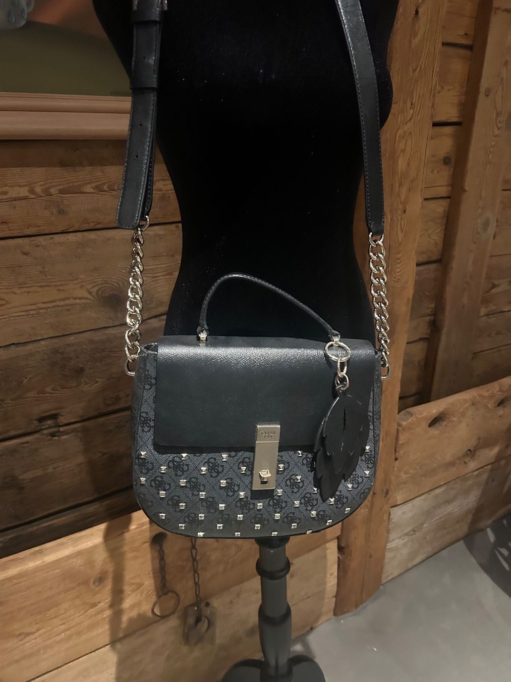 Guess Borse da donna: Guess sac noir neuf – Nuovo (secondo la descrizione) da Val-d'Illiez venduto da Dombou