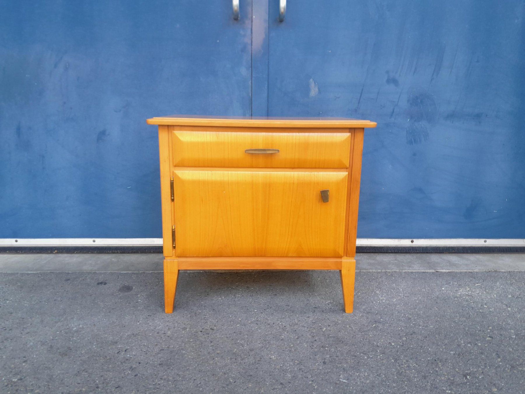 Kommoden: Vintage Kommode / Nachttisch / Sideboard – Gebraucht aus Männedorf von Bel-view