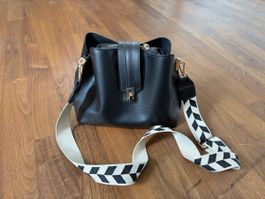 Schwarze Tasche (vegan)