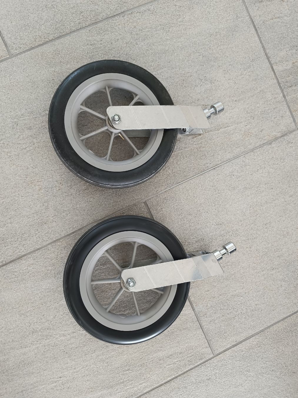 Veicoli per bambini: Veloanhänger Chariot – Usato da Kaltbrunn venduto da saminipa 1
