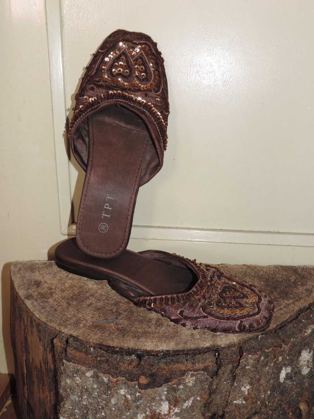 Chaussures femmes: mules babouche brune avec perle – D'occasion à Genève par Axelle333 5