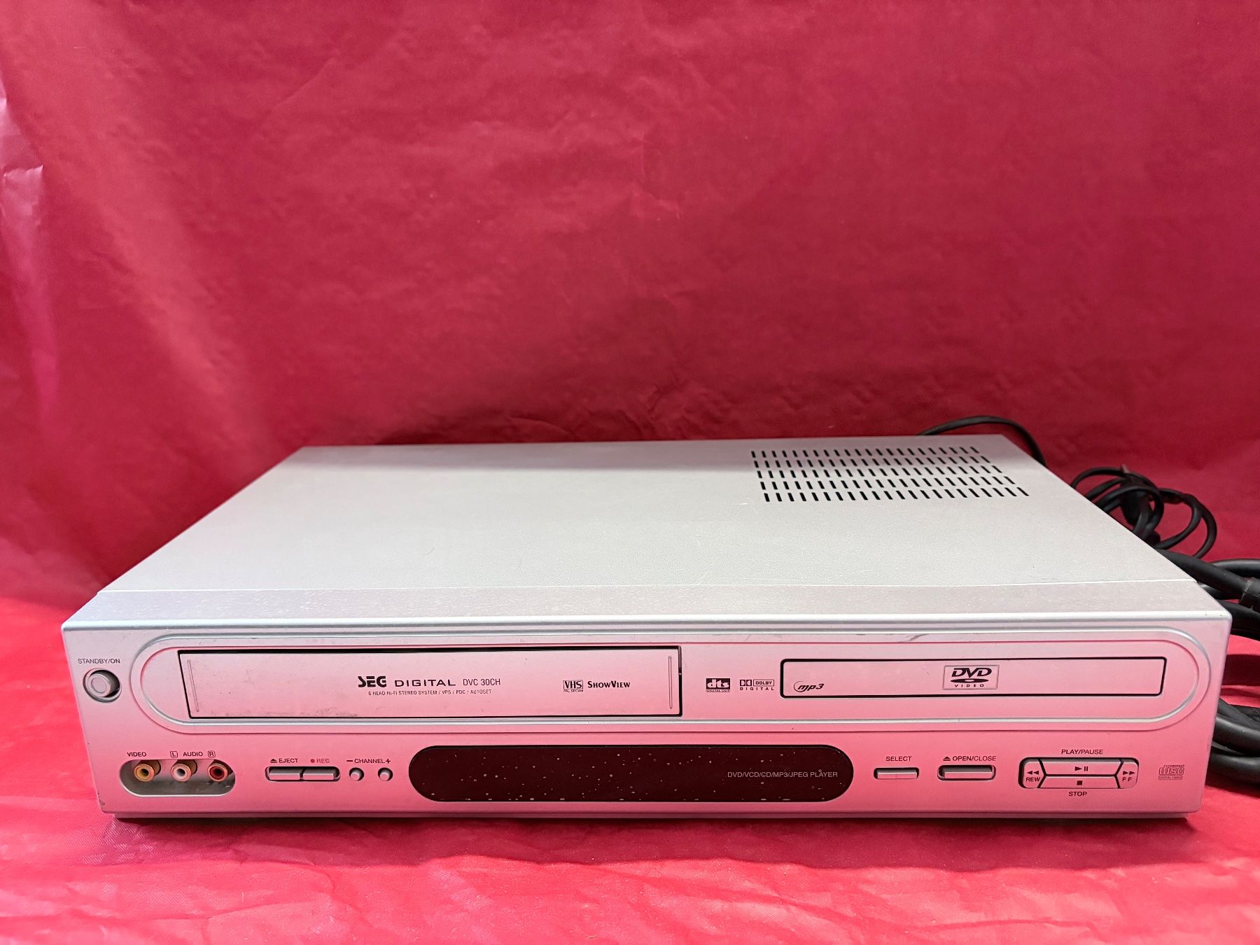 Tutti i VHS: DVD/VHS Recorder - DHC 30 CH – Usato da Zäziwil venduto da meri79. 2