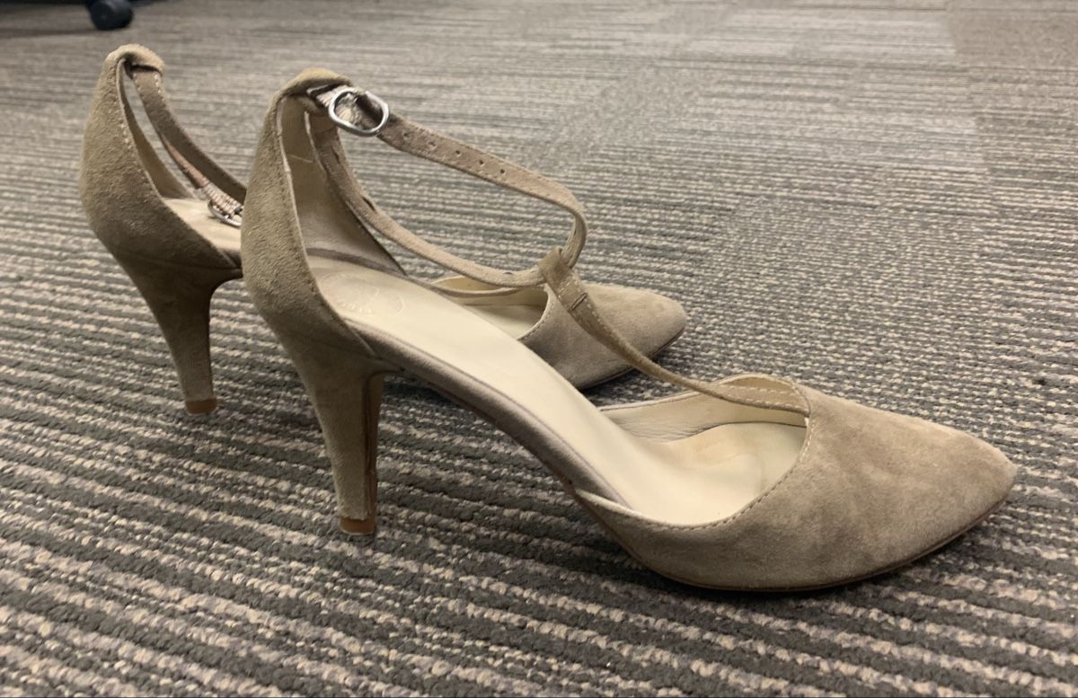 Damenschuhe: Hakei Crafted Spain Suede Heels, Size 38 – Gebraucht aus Lausanne von milasha 1