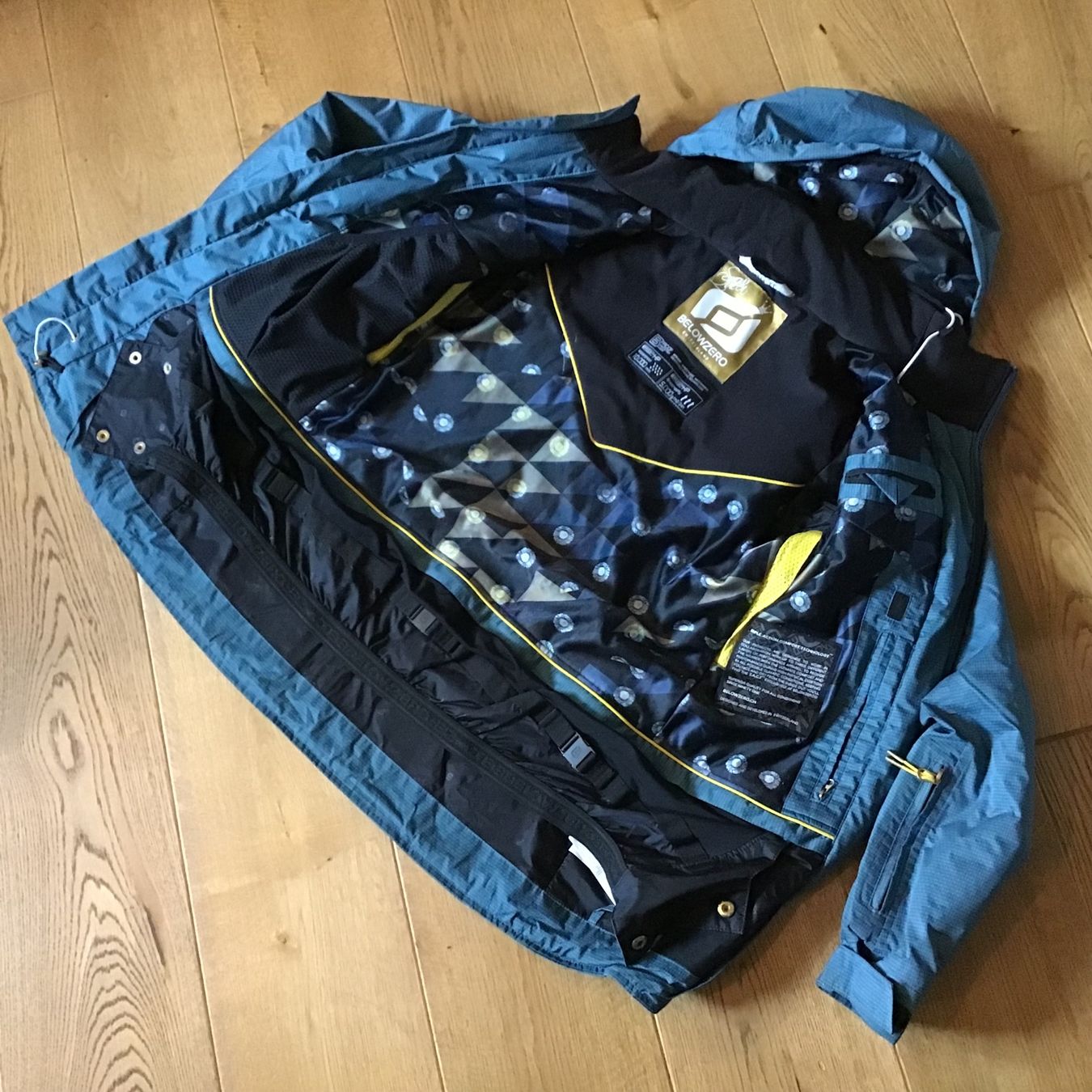 Vestes: Below Zero Skijacke, Gr. XS – D'occasion à Rotkreuz par GerberaSpider08 2