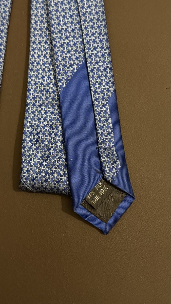 Krawatten: Hermès Paris Blue H Pattern Silk Tie – Neu (gemäss Beschreibung) aus Genève von sel_xpk9 4